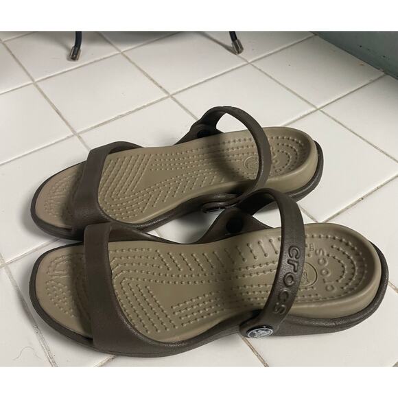 Crocs Cleo Womens Size 5 Brown Sandals Slip On Comfort - Picture 1 of 4